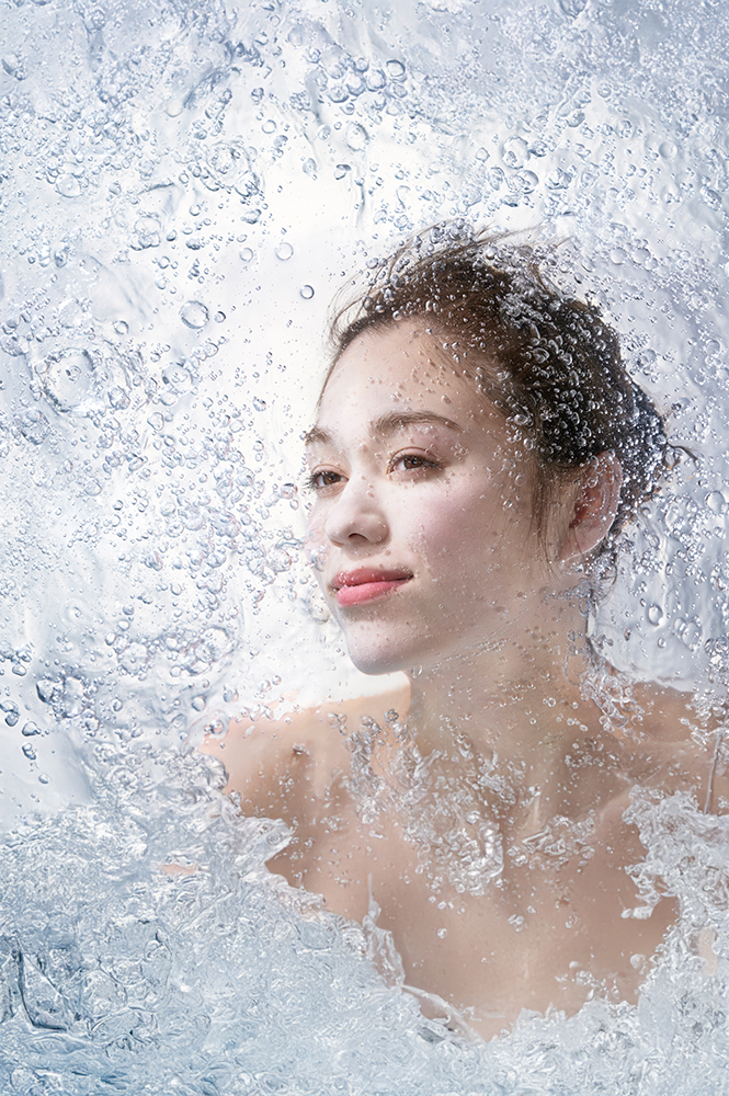 水のチカラ ヒーロー背景