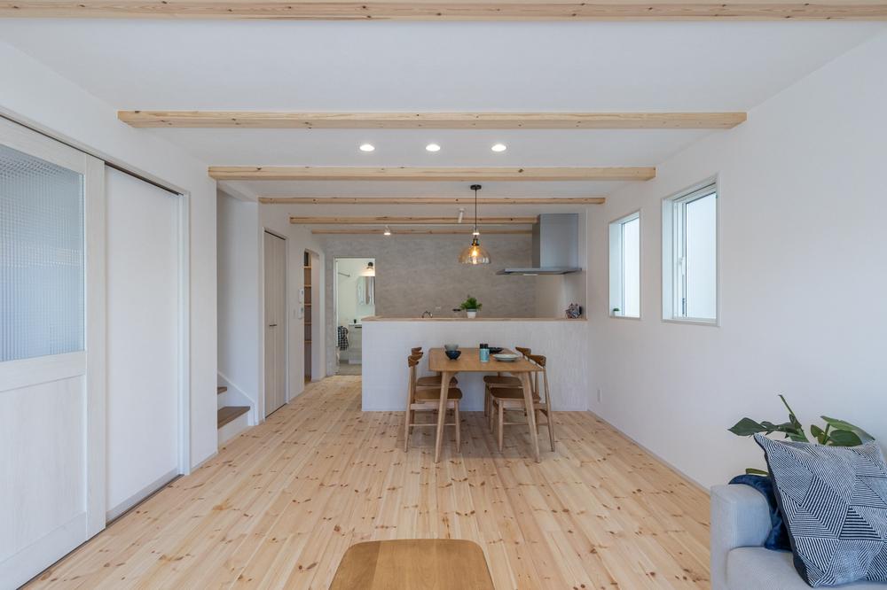 家族が集まるLDKは、たっぷり16帖の広さを確保しました。